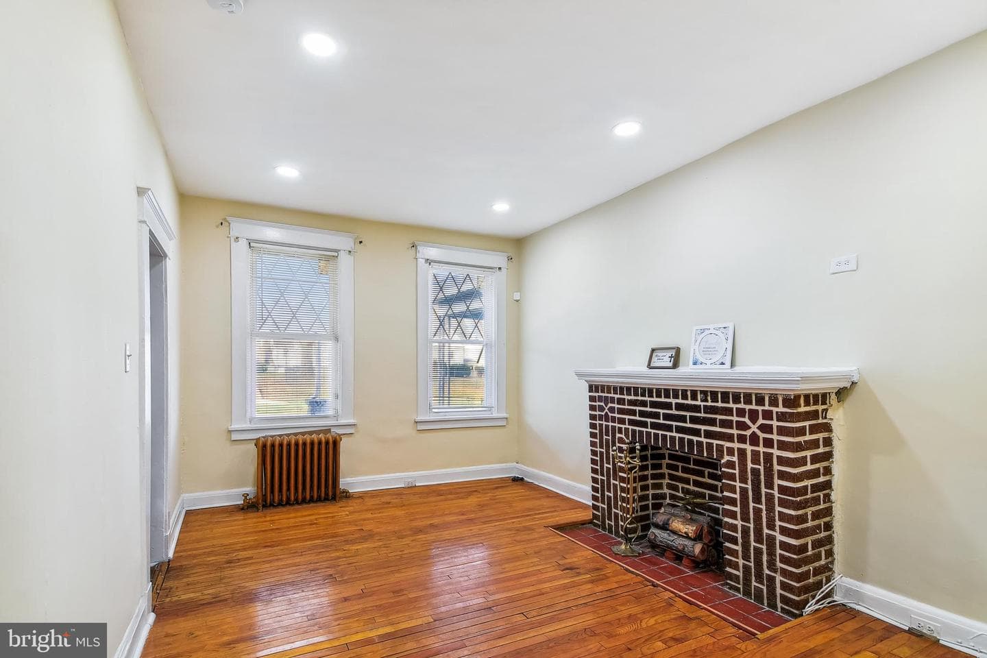 2319 W Lafayette Avenue photo 4