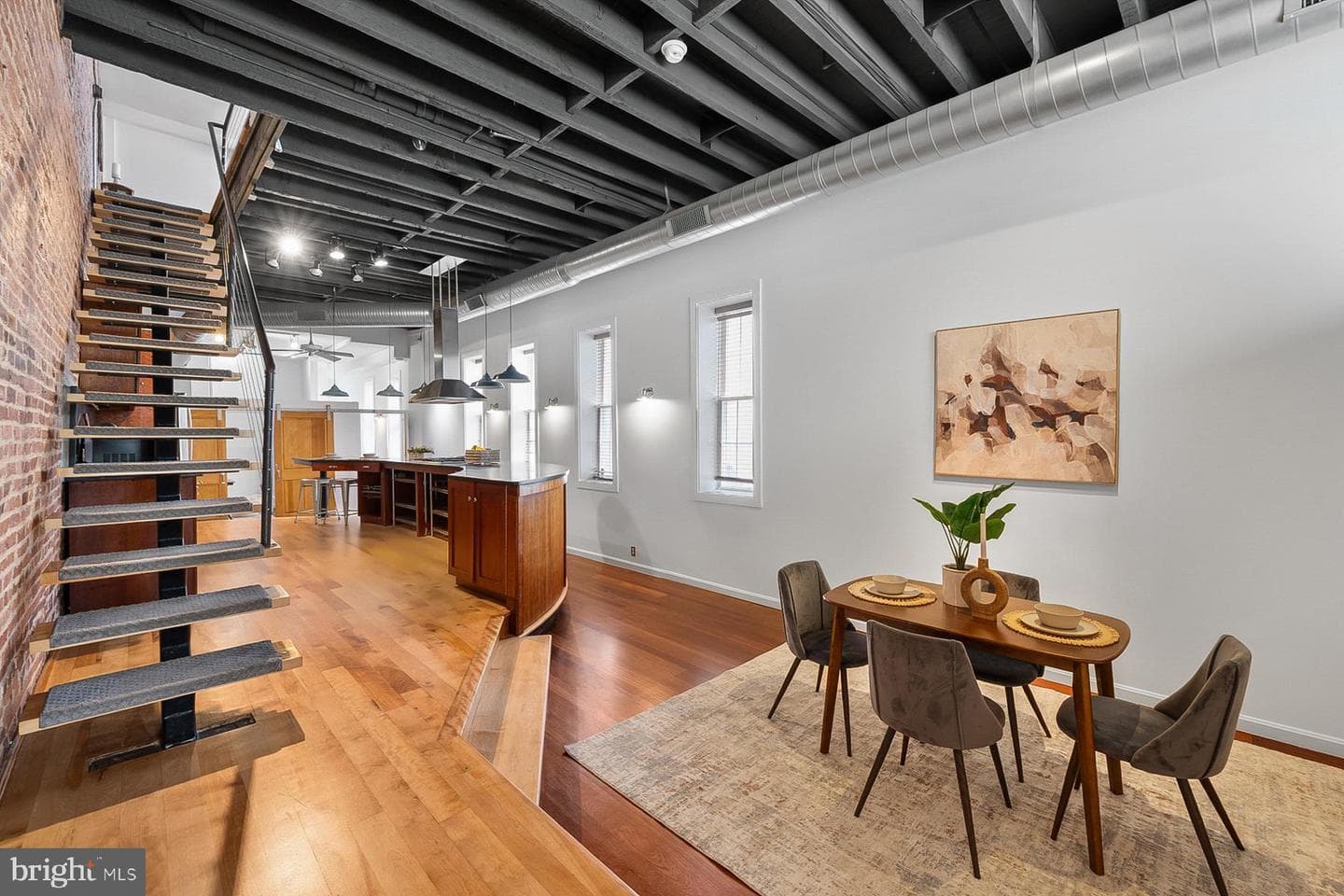 831 S Milton Avenue S photo 9