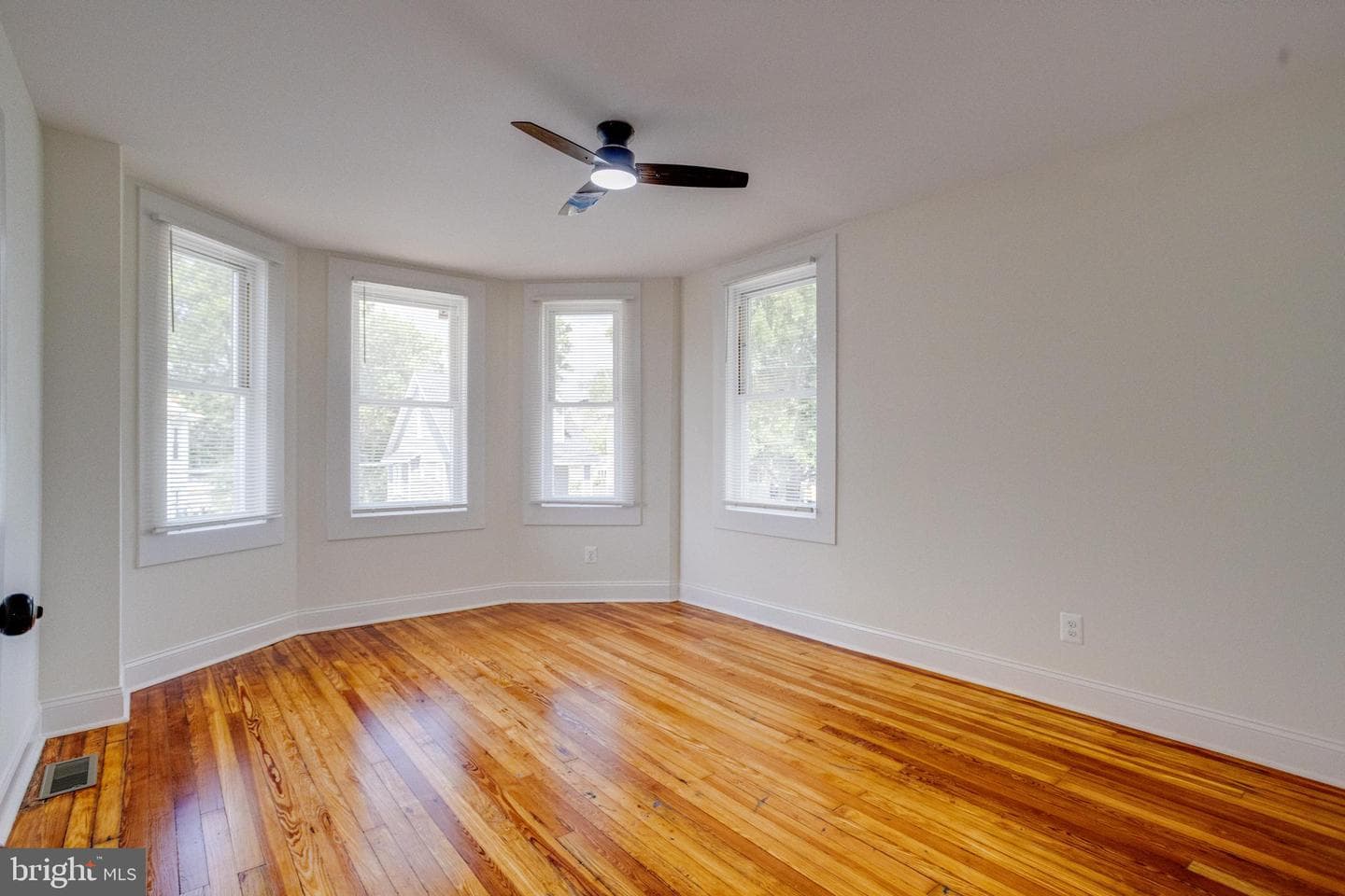 3105 Evergreen Avenue photo 44