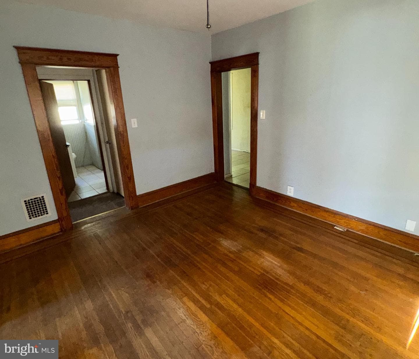 3032 Fleetwood Ave photo 11