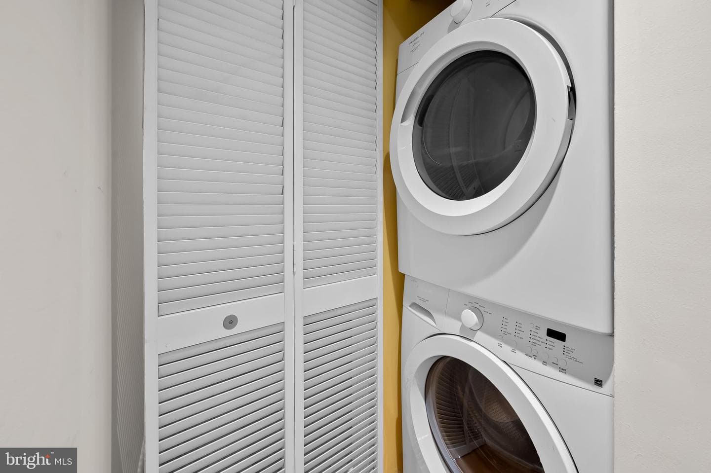 123 W Barre Street W #402 photo 18
