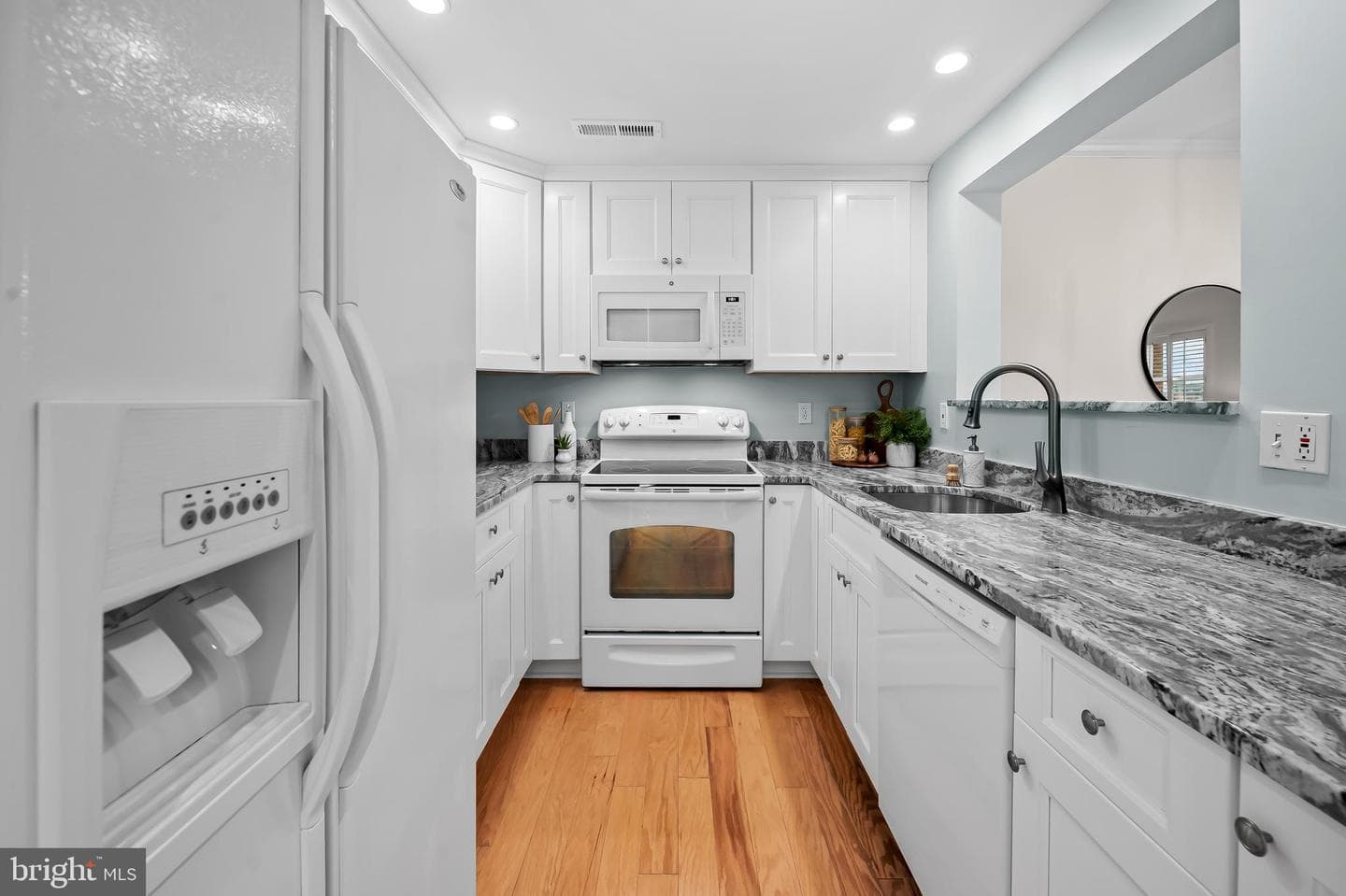 123 W Barre Street W #402 photo 8