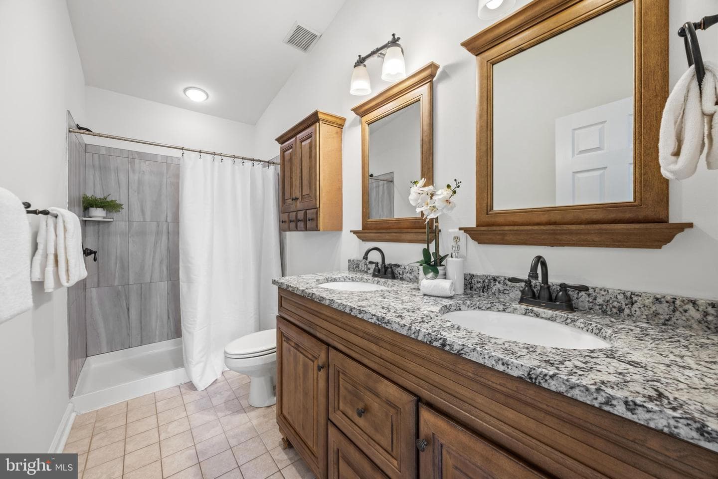 609 Fort Avenue E photo 18