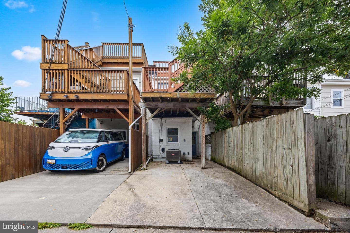 609 Fort Avenue E photo 34