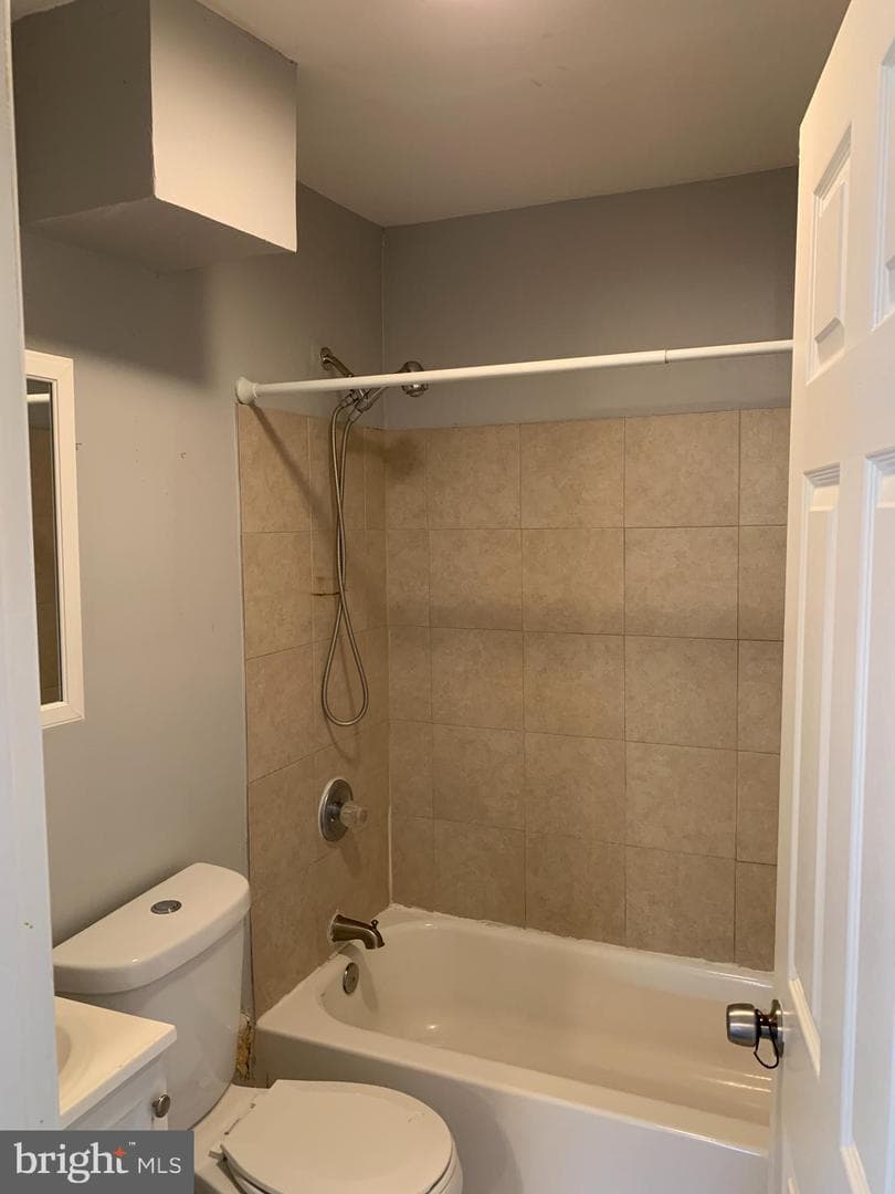 943 Homestead Street photo 9
