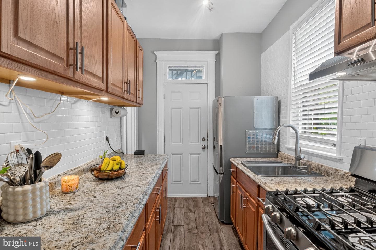 2427 Linden Avenue photo 12
