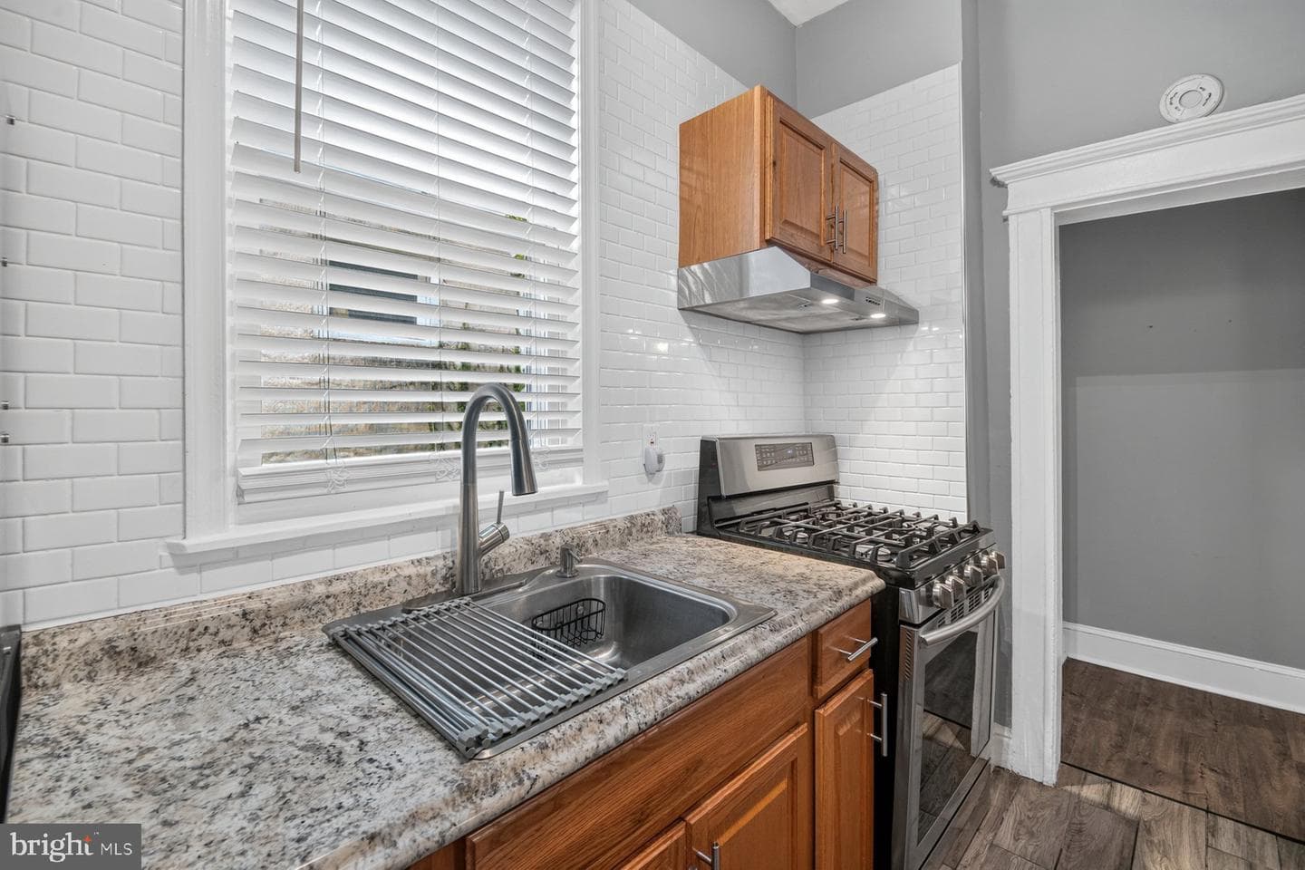 2427 Linden Avenue photo 14