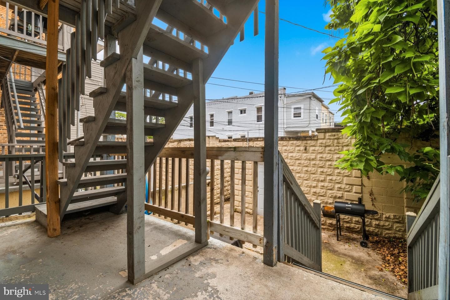 2427 Linden Avenue photo 43