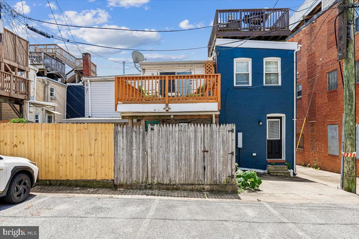 136 E Fort Avenue photo 3