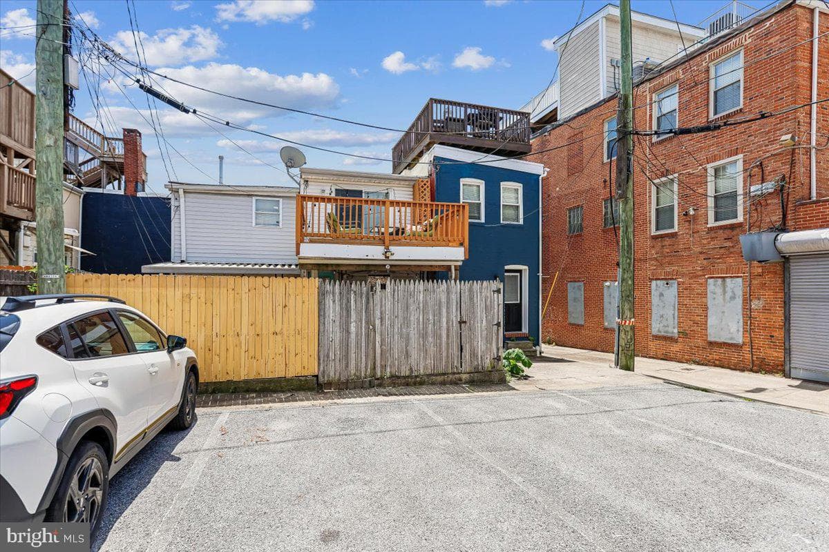 136 E Fort Avenue photo 4