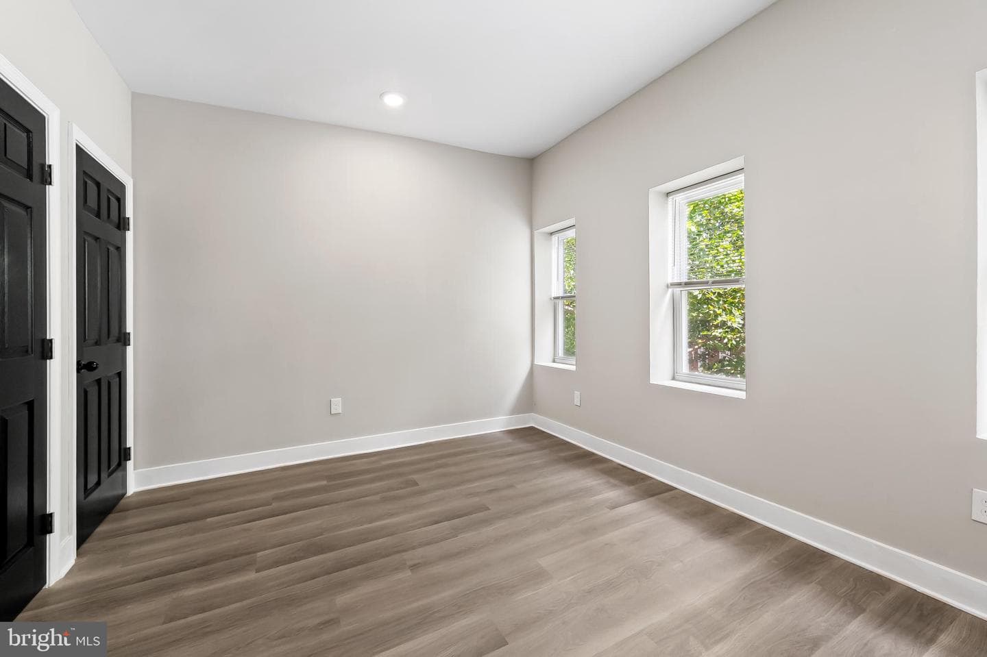 1006 N Mount Street photo 13