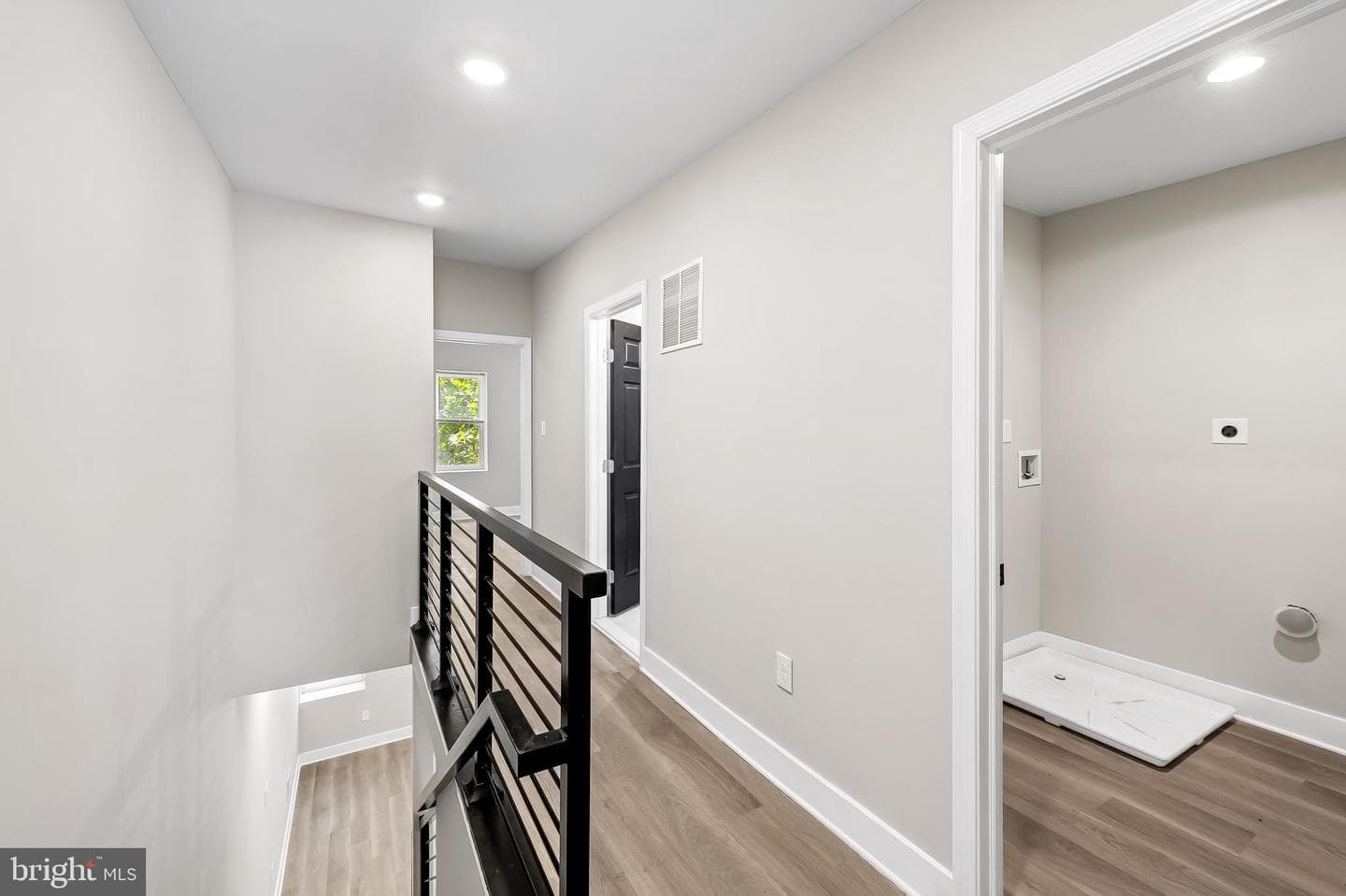 1006 N Mount Street photo 16