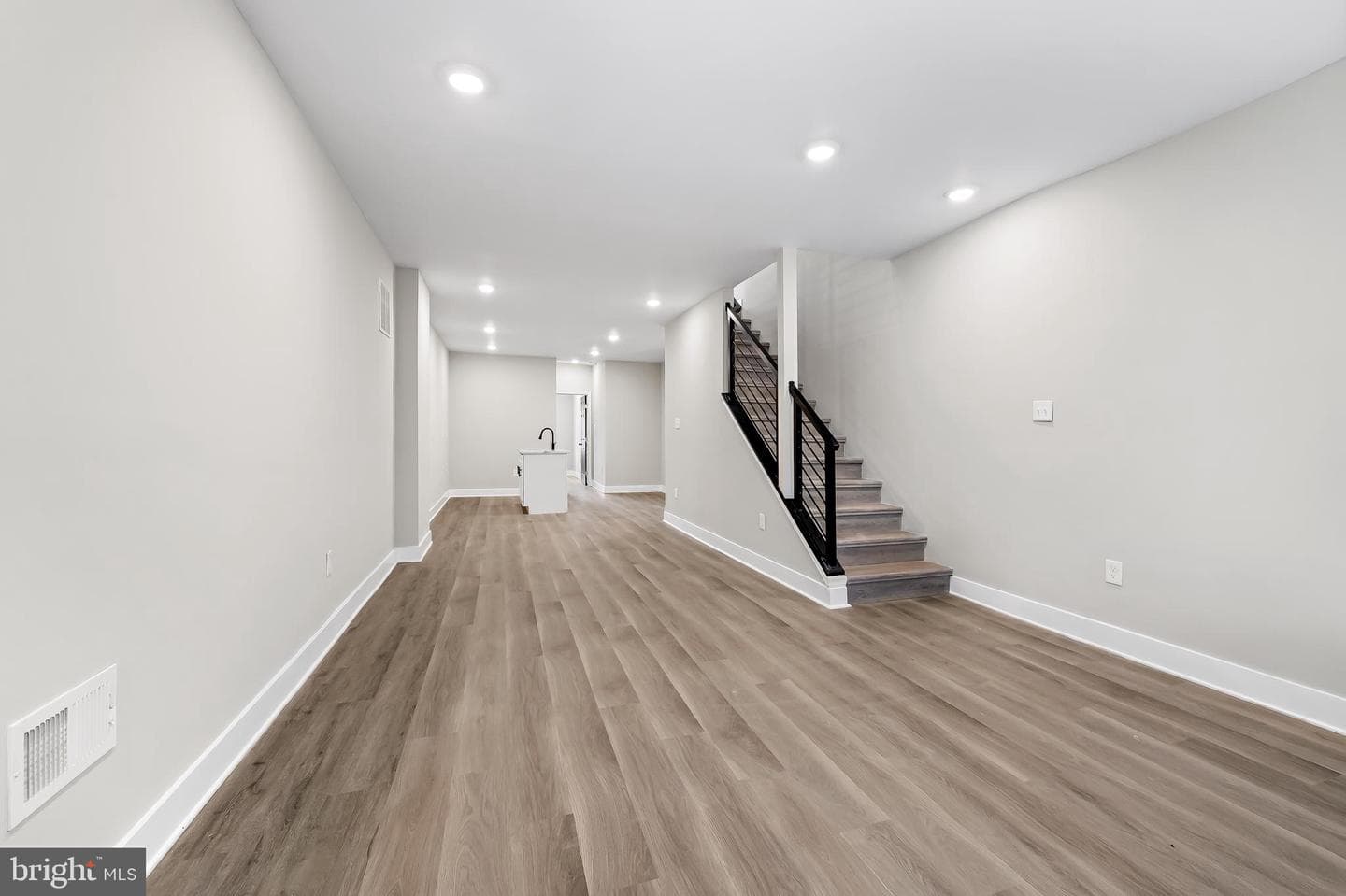 1006 N Mount Street photo 17