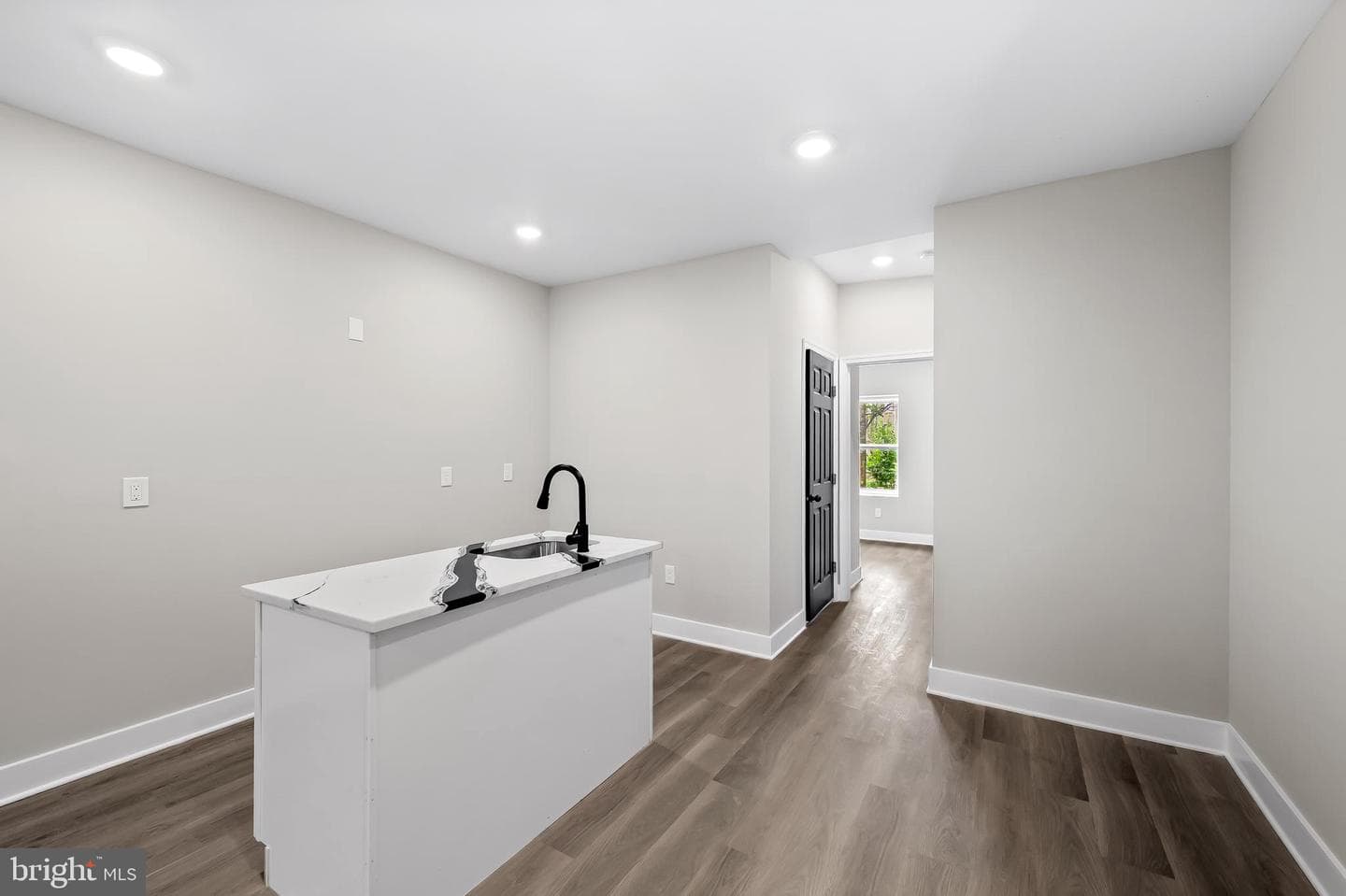 1006 N Mount Street photo 22