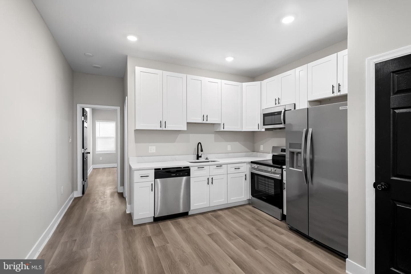 1006 N Mount Street photo 6