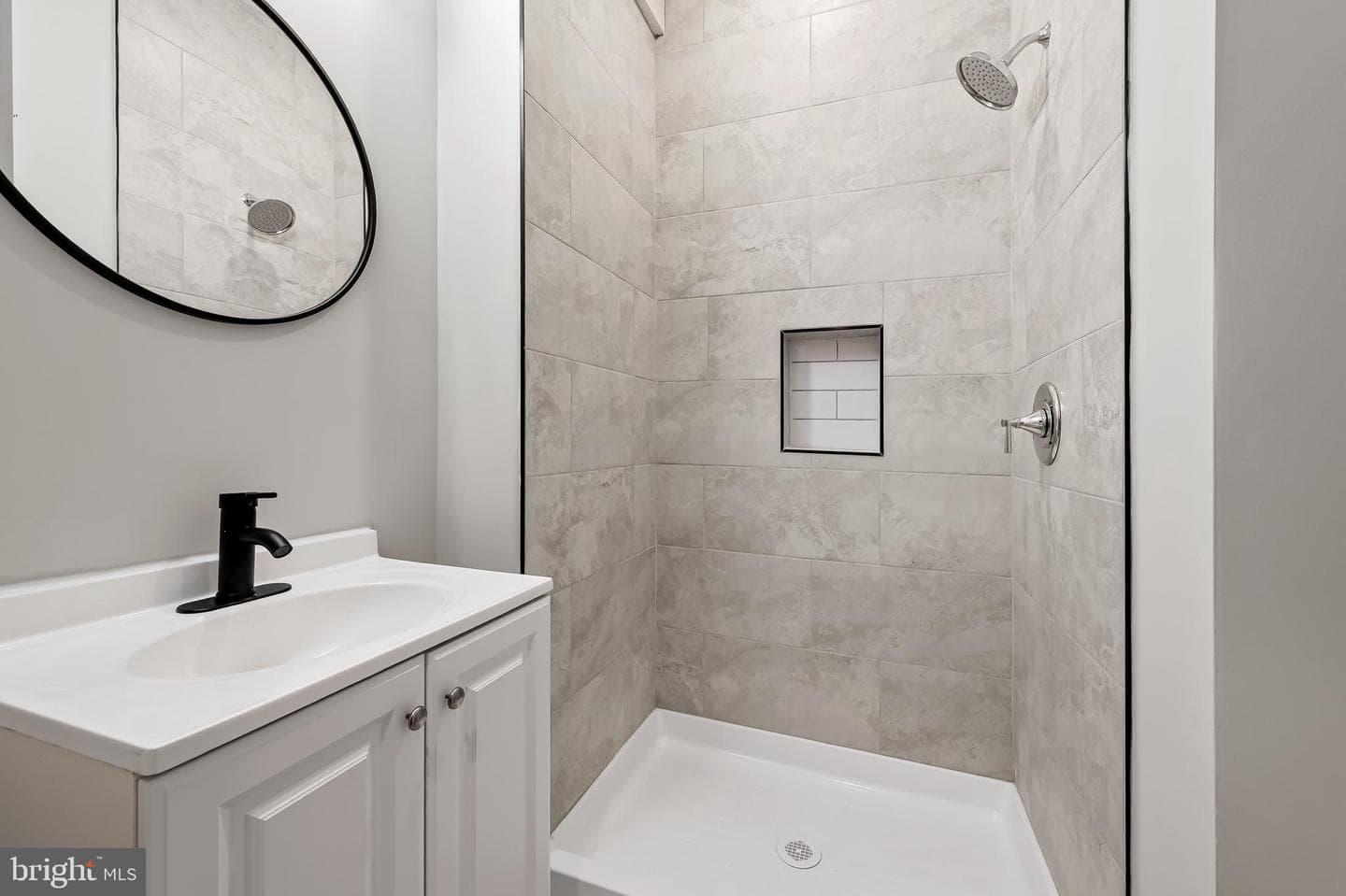 1006 N Mount Street photo 7