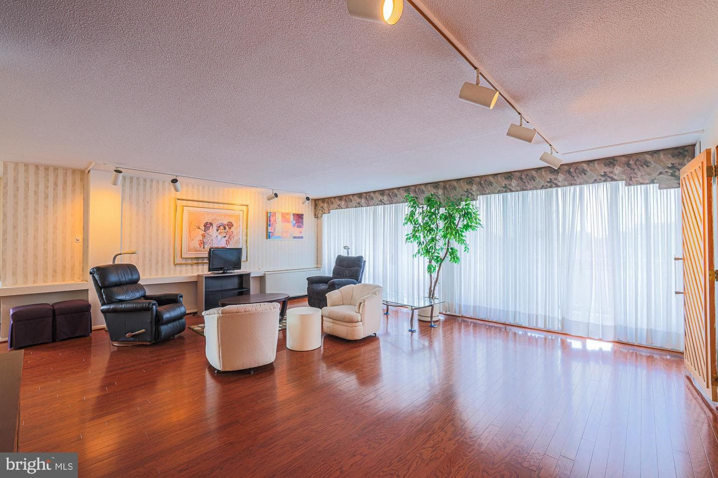 6210 Park Heights Avenue #400 photo 14