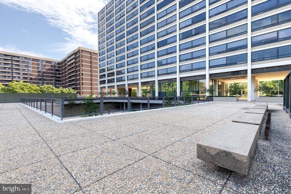 4000 N Charles Street #1603 photo 40