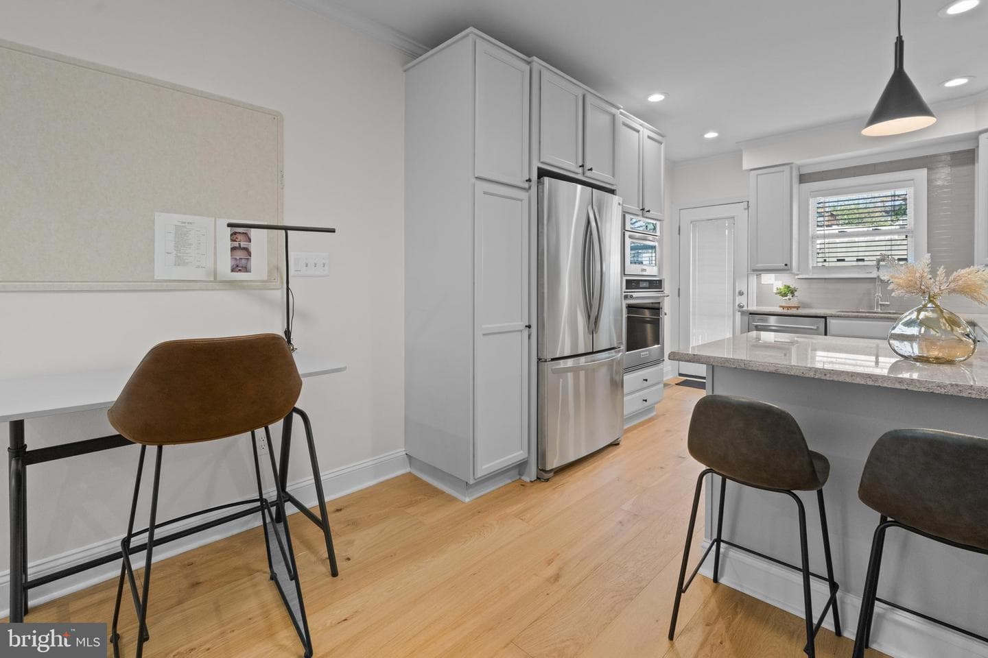1452 Boyle Street photo 16