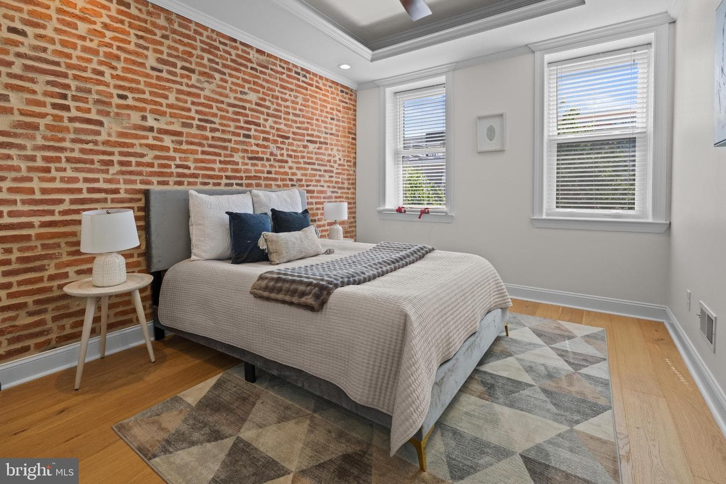1452 Boyle Street photo 6