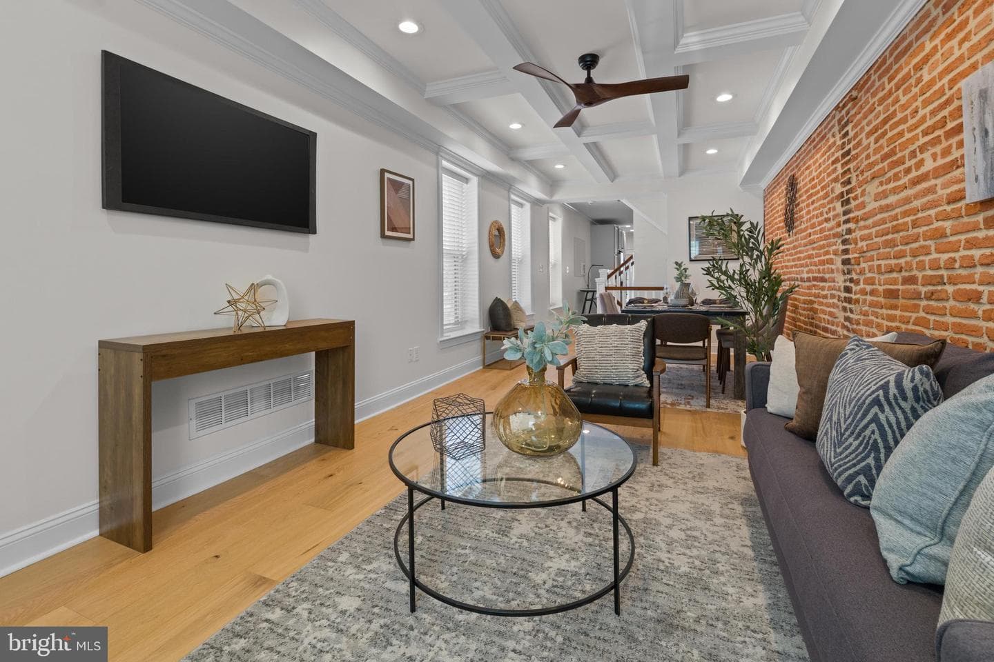 1452 Boyle Street photo 9