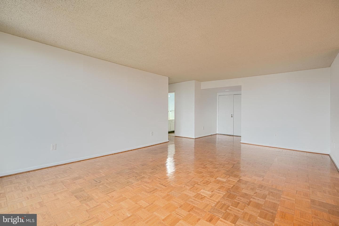 4100 N Charles Street #813 photo 10