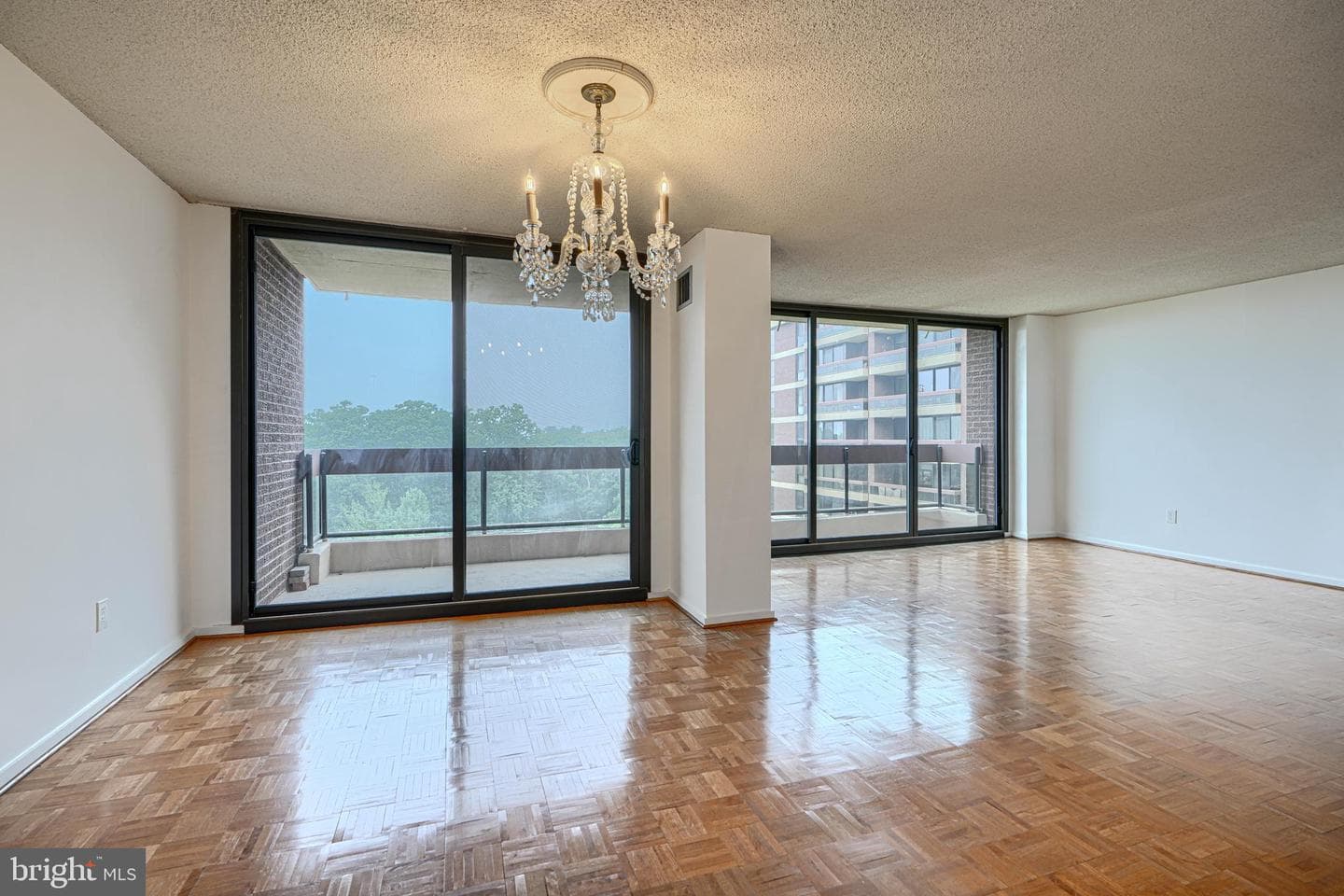 4100 N Charles Street #813 photo 4