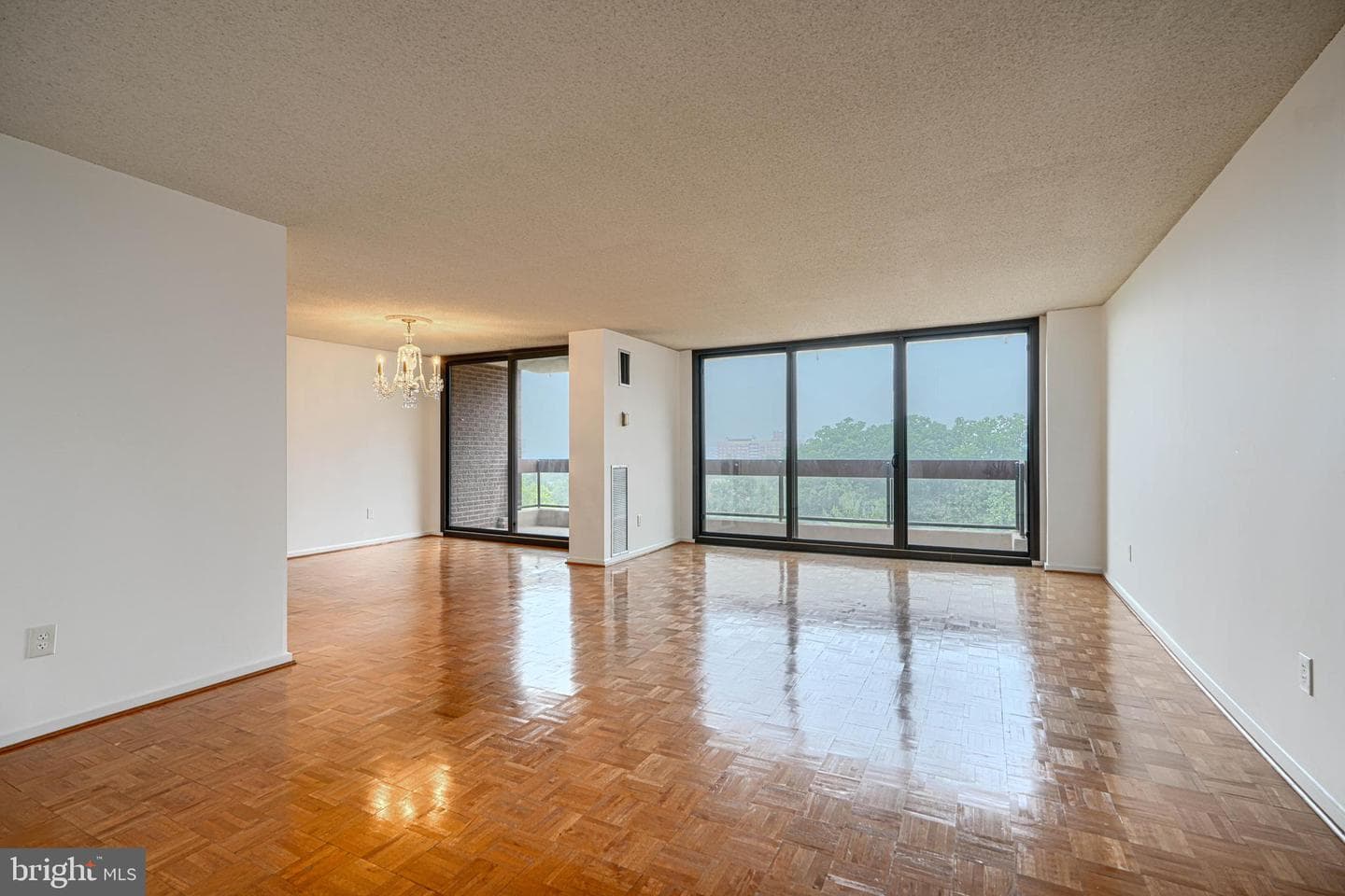 4100 N Charles Street #813 photo 7