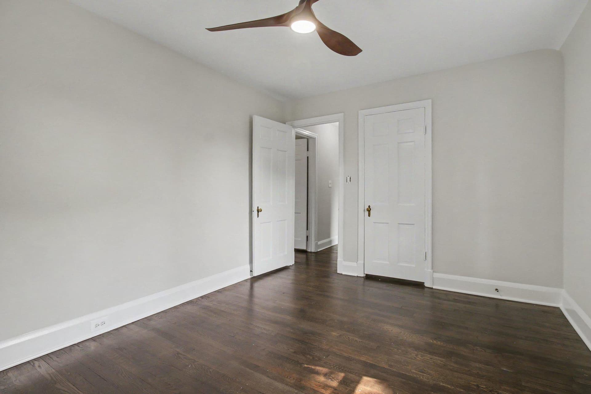 308 Eastway Court photo 13