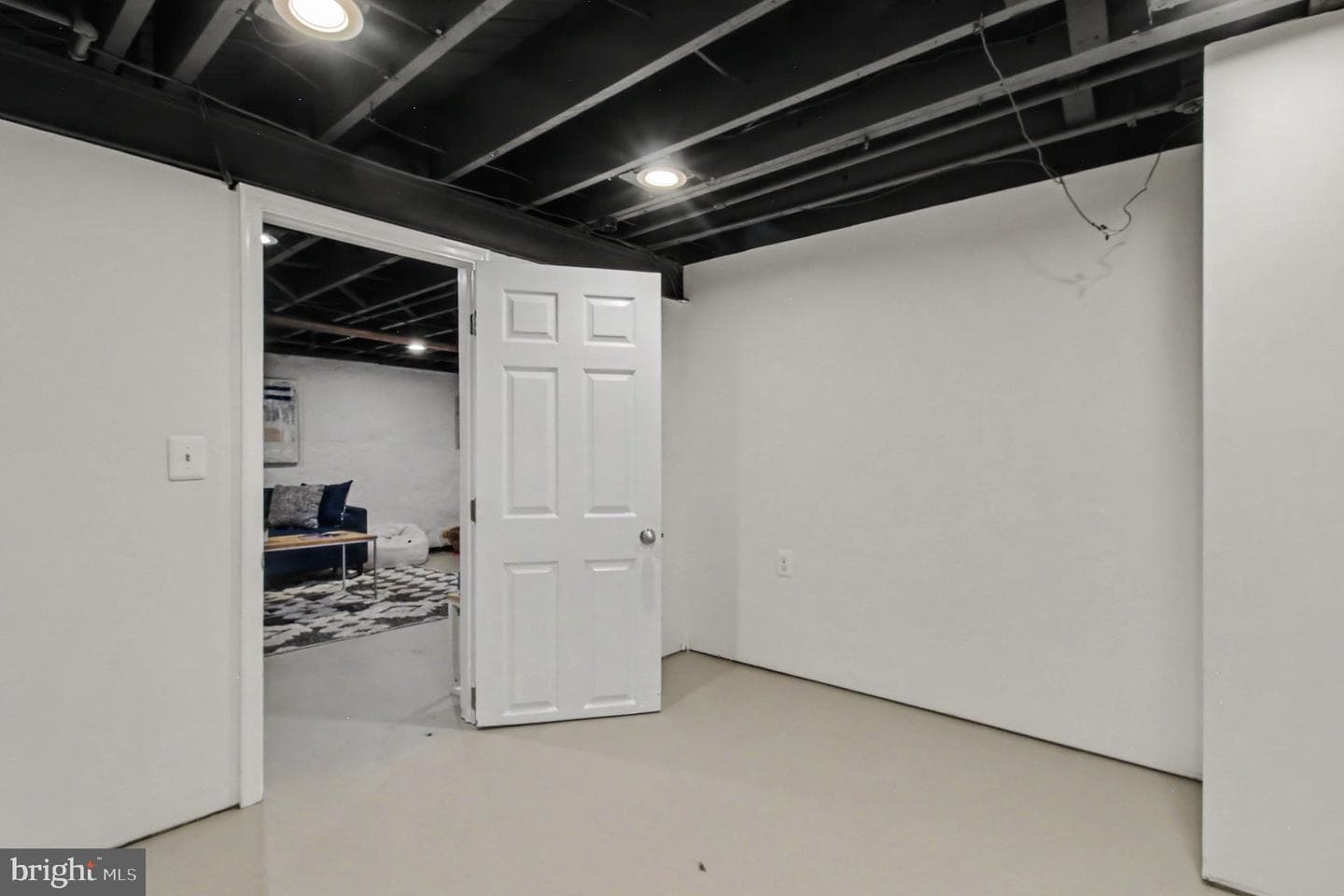 308 Eastway Court photo 21