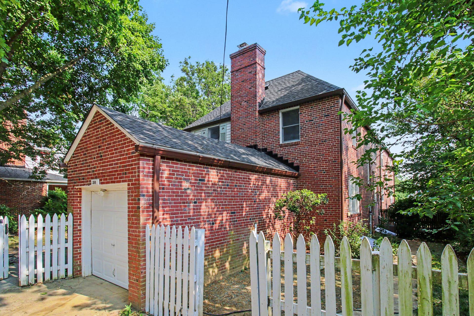 308 Eastway Court photo 24