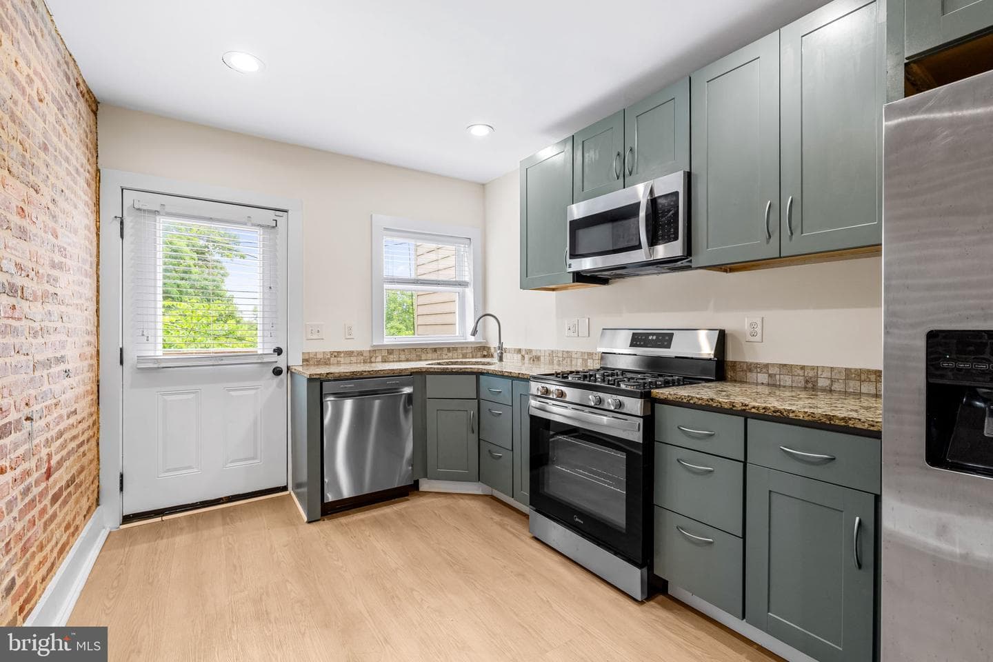 307 Font Hill Avenue photo 12
