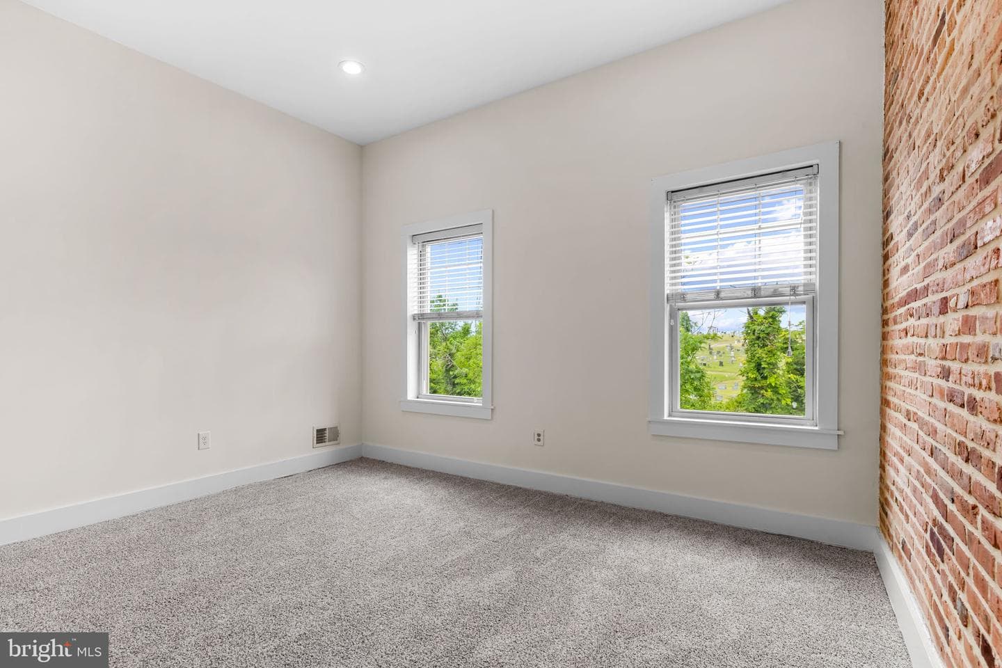 307 Font Hill Avenue photo 16