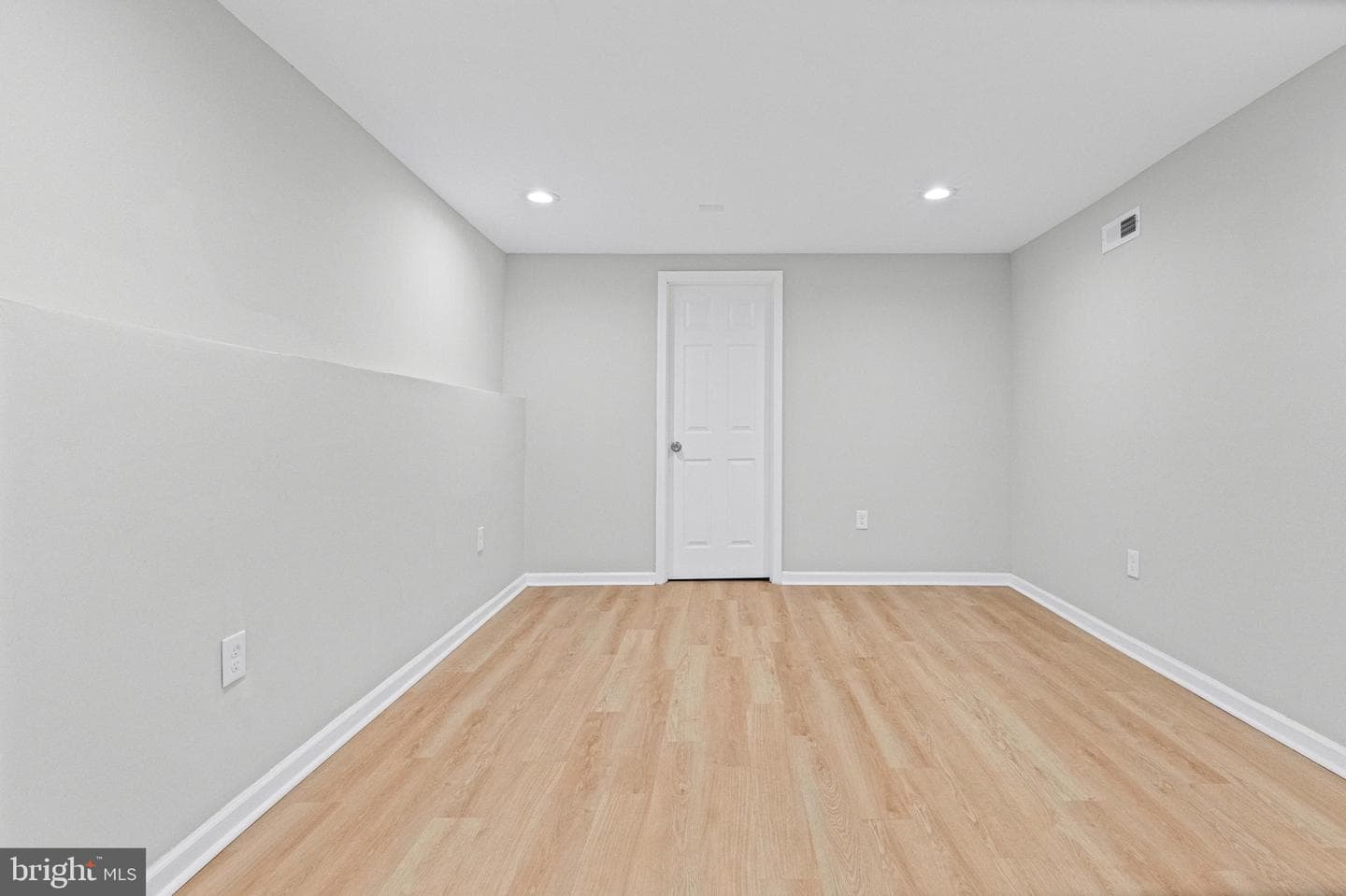 1807 E Lafayette Avenue photo 32