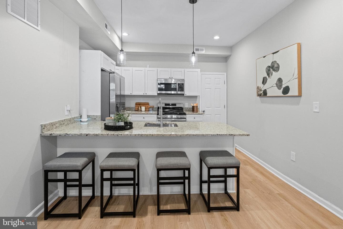 1807 E Lafayette Avenue photo 4