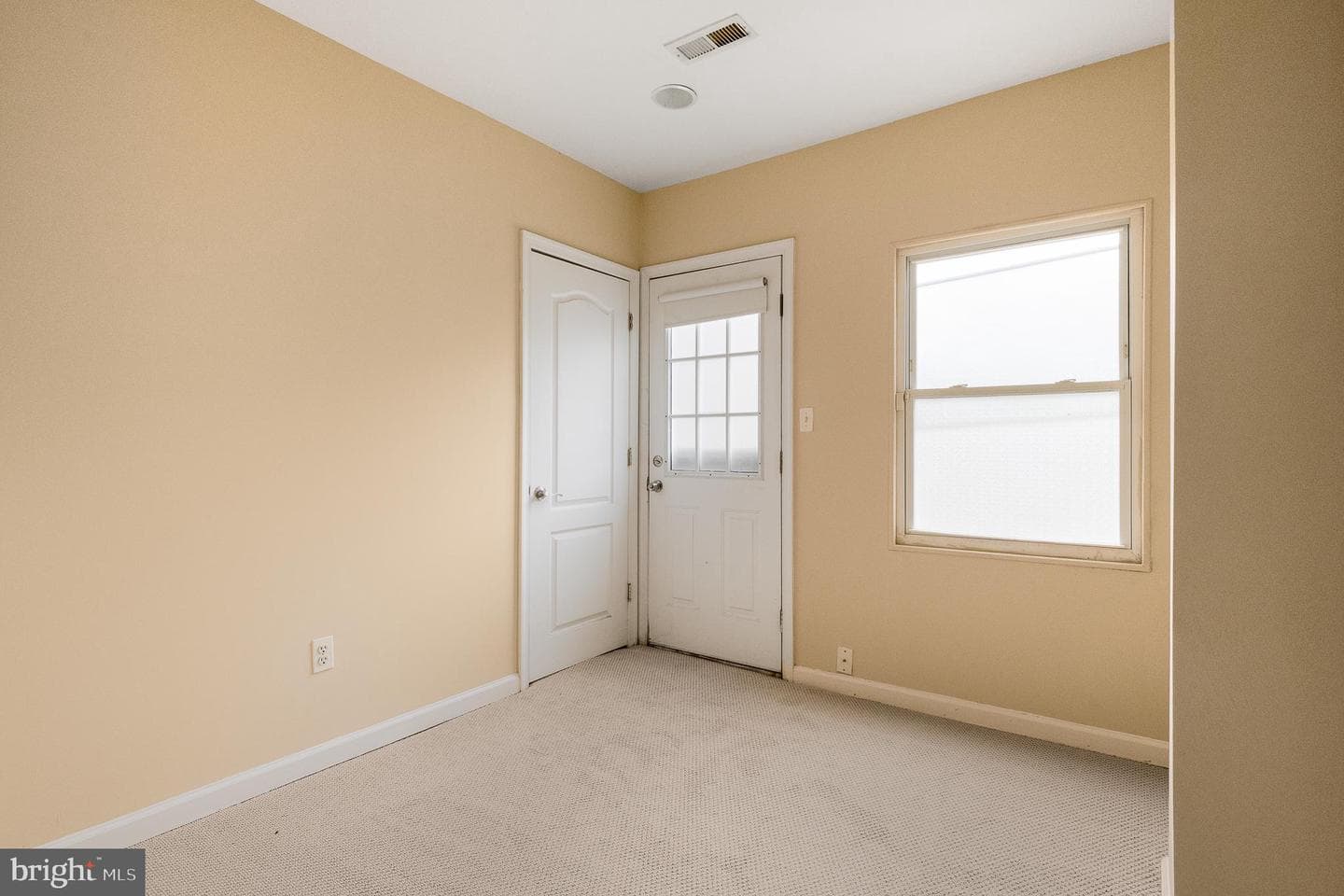 1123 W Lombard Street photo 18