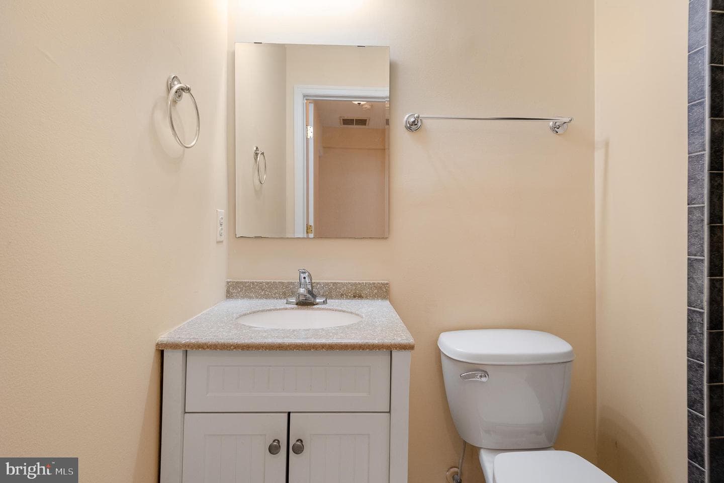 1123 W Lombard Street photo 20