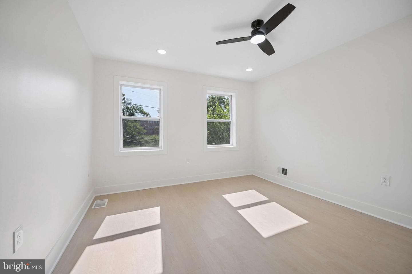 1019 N Carrollton Avenue photo 21