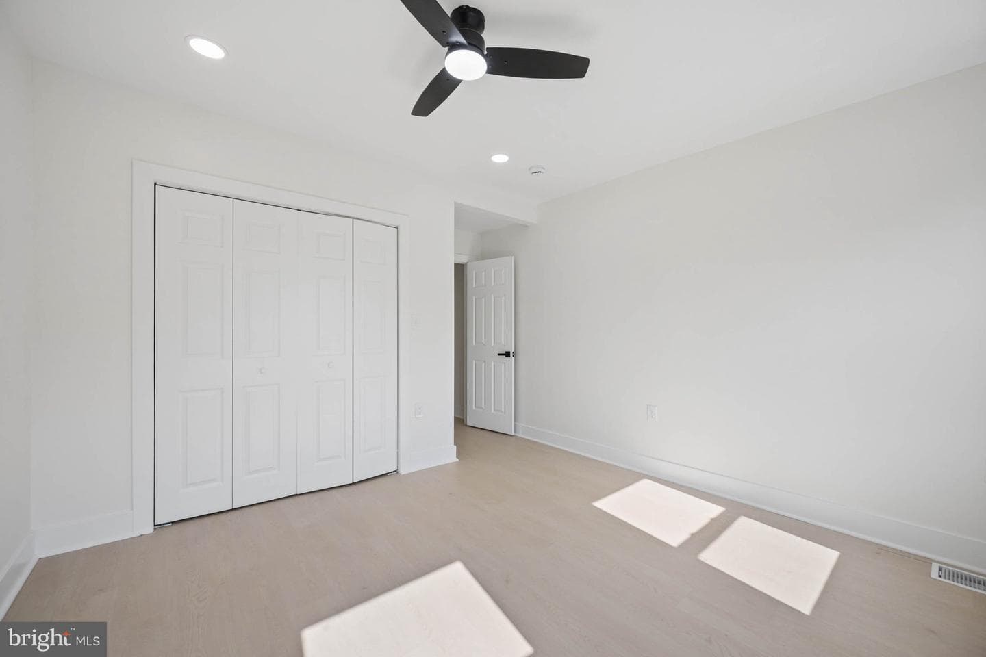 1019 N Carrollton Avenue photo 23