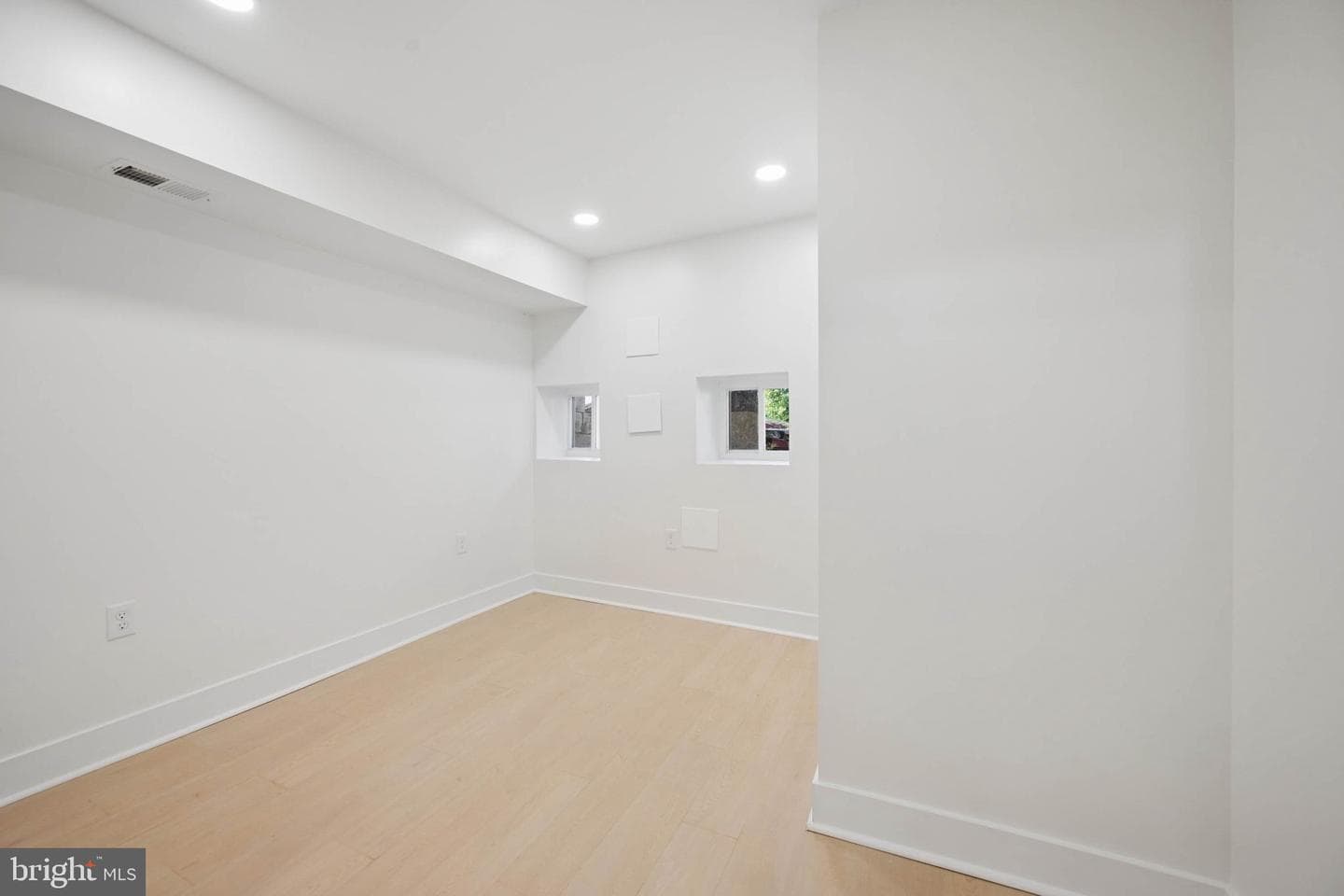 1019 N Carrollton Avenue photo 36