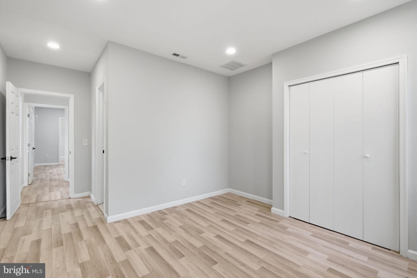 526 N Arlington Avenue photo 15