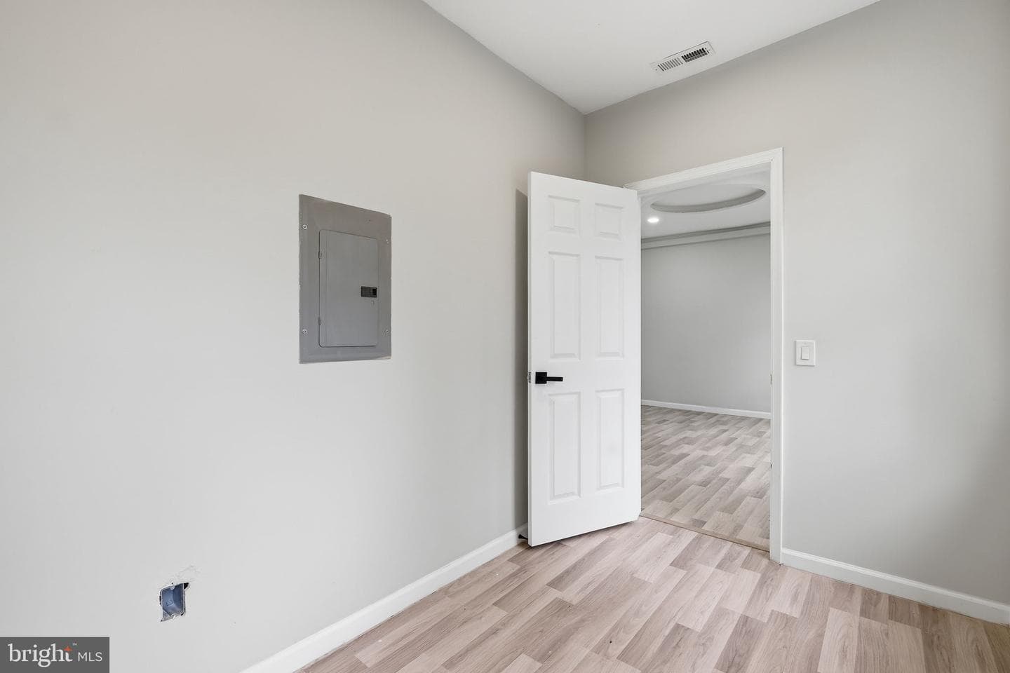 526 N Arlington Avenue photo 24