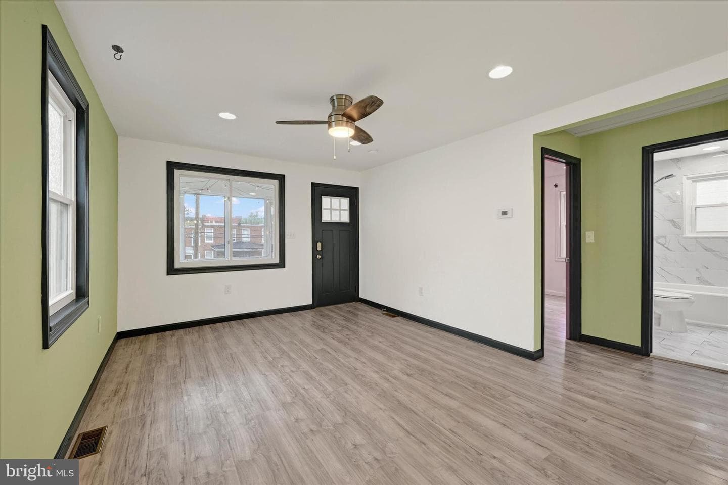 4413 Saint Georges Avenue photo 10