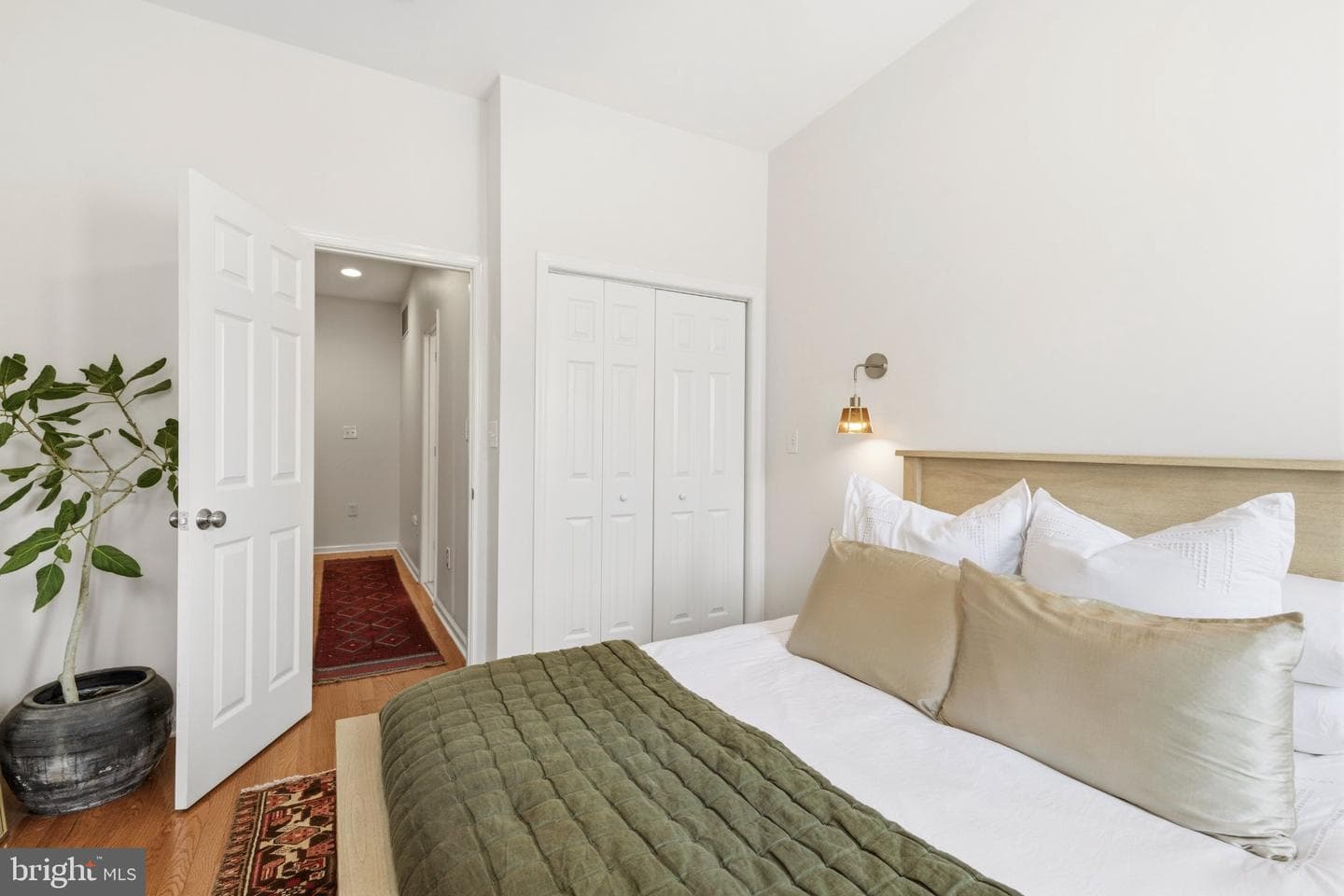 5 N Bradford Street photo 14