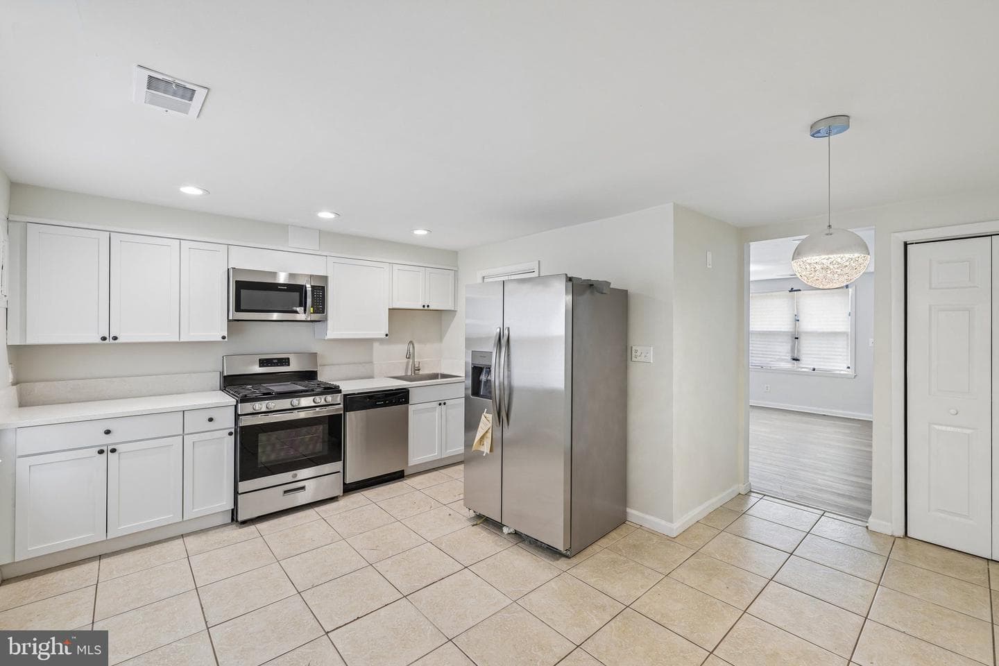 3023 Janice Avenue photo 10