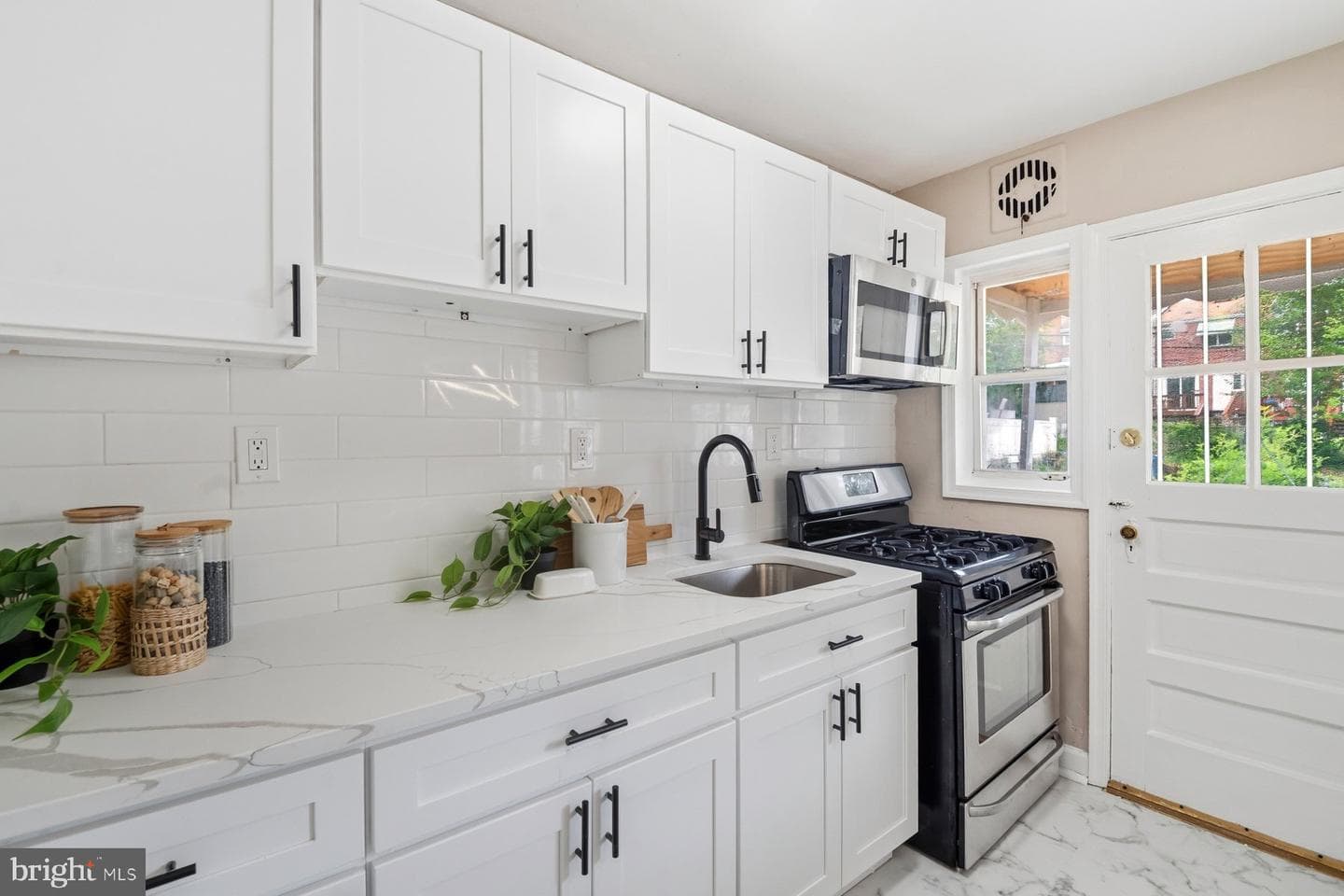 1708 Woodbourne Avenue photo 11