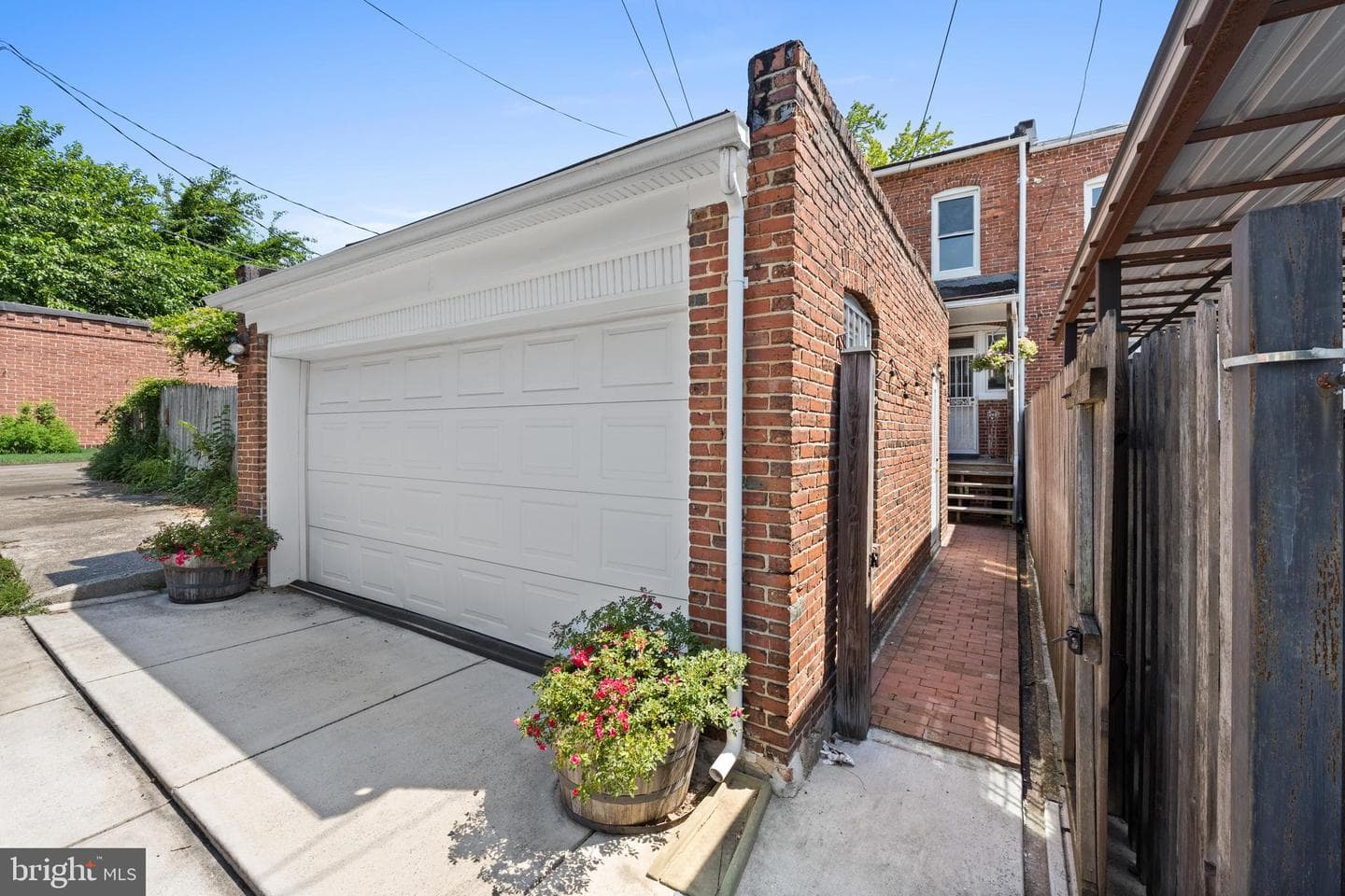 2912 Wyman Parkway photo 36