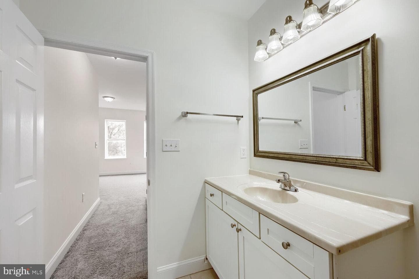 1228 N Broadway photo 13