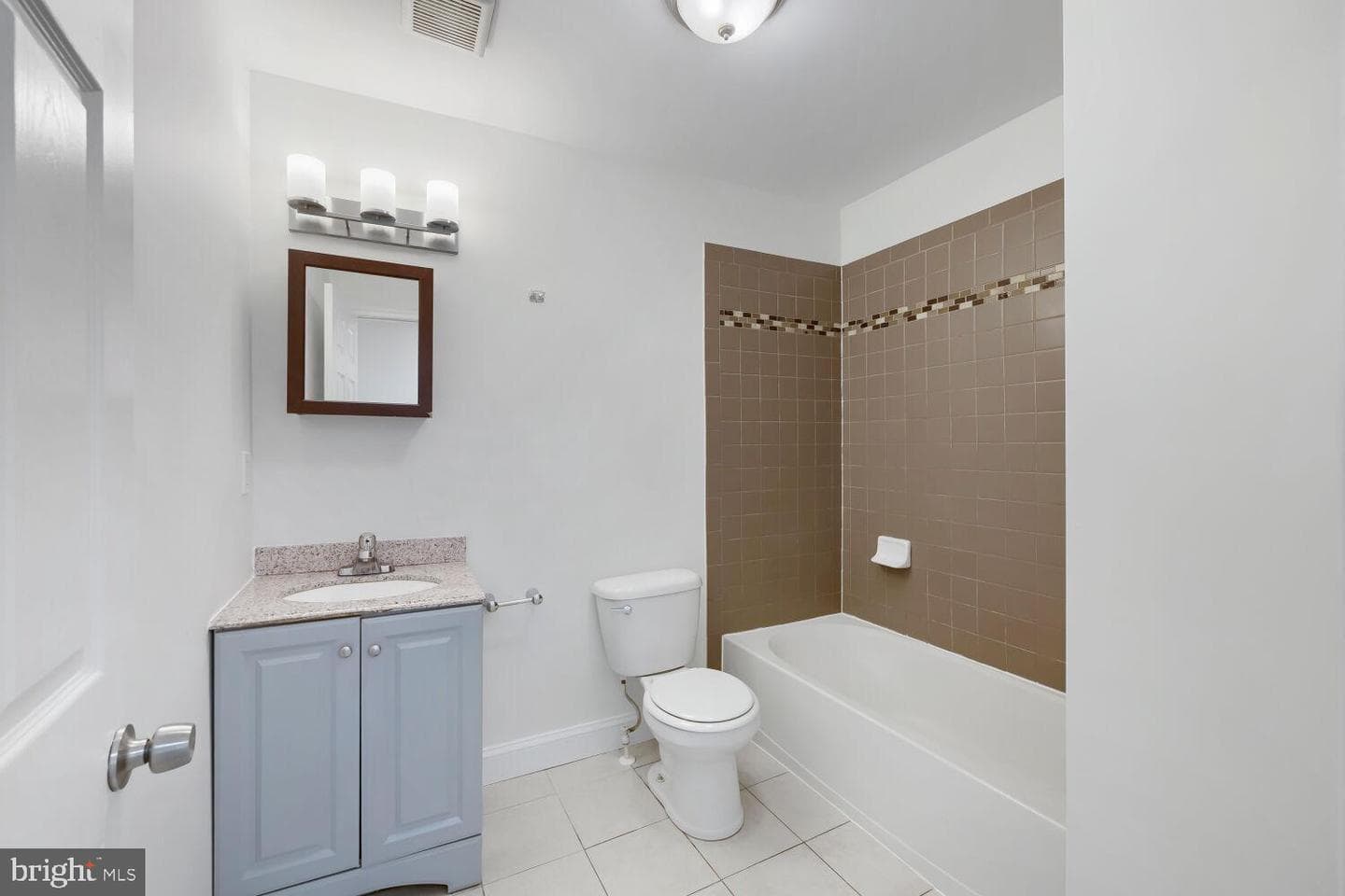 1228 N Broadway photo 17