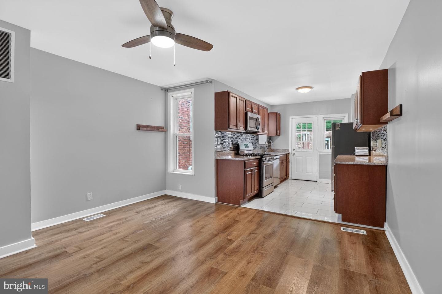 1405 W 37th Street photo 16